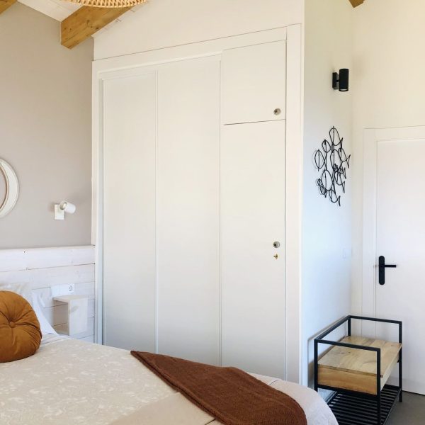 Armario empotrado y mueble zapatero